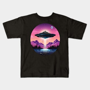 UFO in a purple night Kids T-Shirt